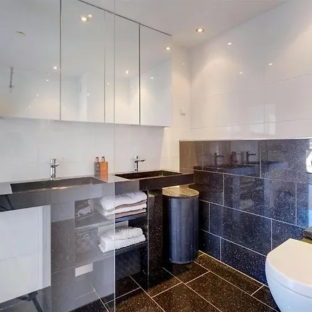 Lil Amsterdam Topfloor A Ensuite With Balcony * Uithoorn