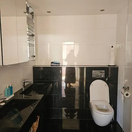 Lil Amsterdam Topfloor A Ensuite With Balcony * Uithoorn