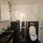 Lil Amsterdam Topfloor A Ensuite With Balcony * Uithoorn
